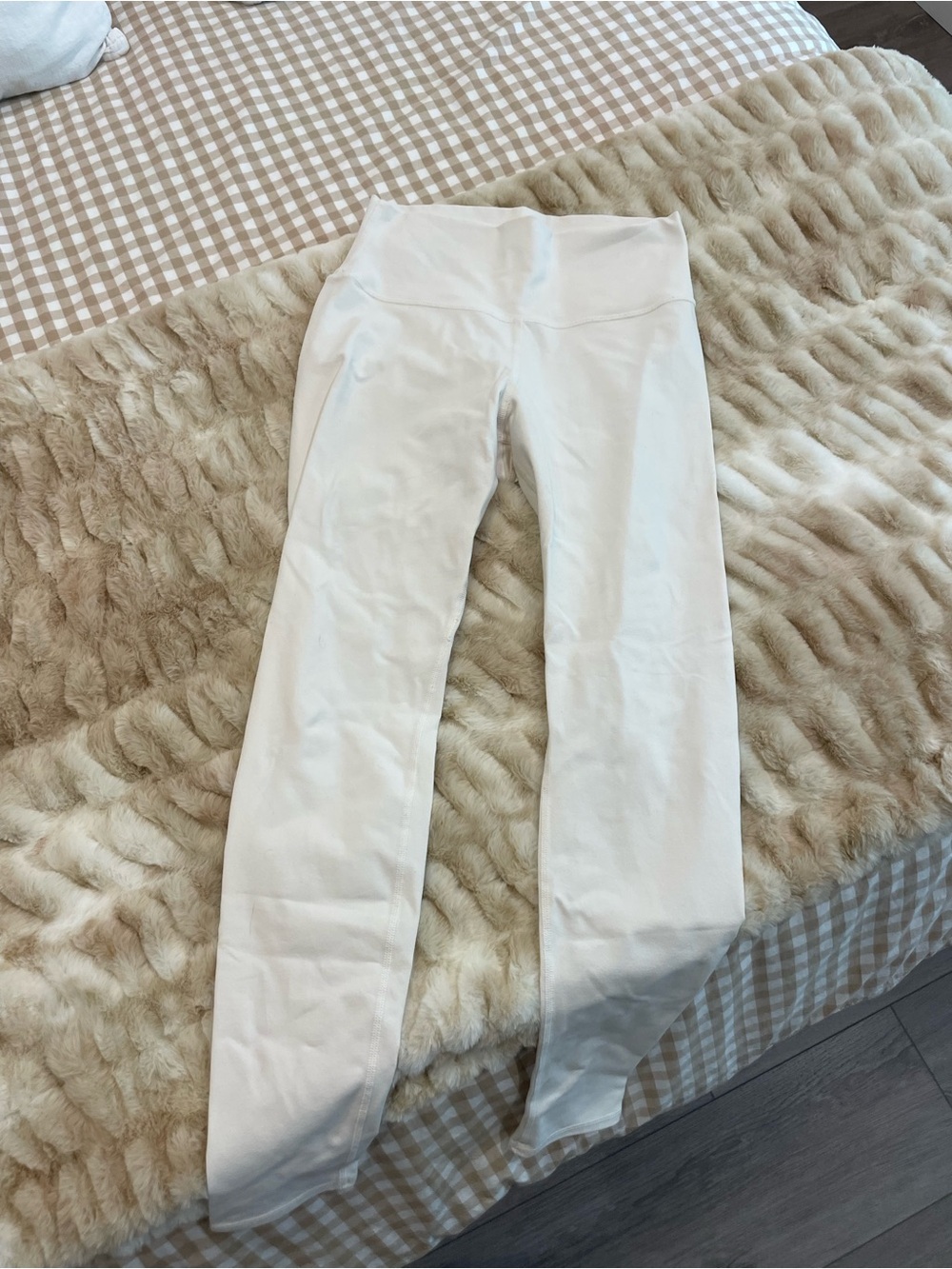ALO Yoga Ivory High-Waist Airbrush Legging
